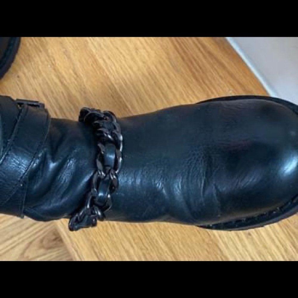 Chelsea boots